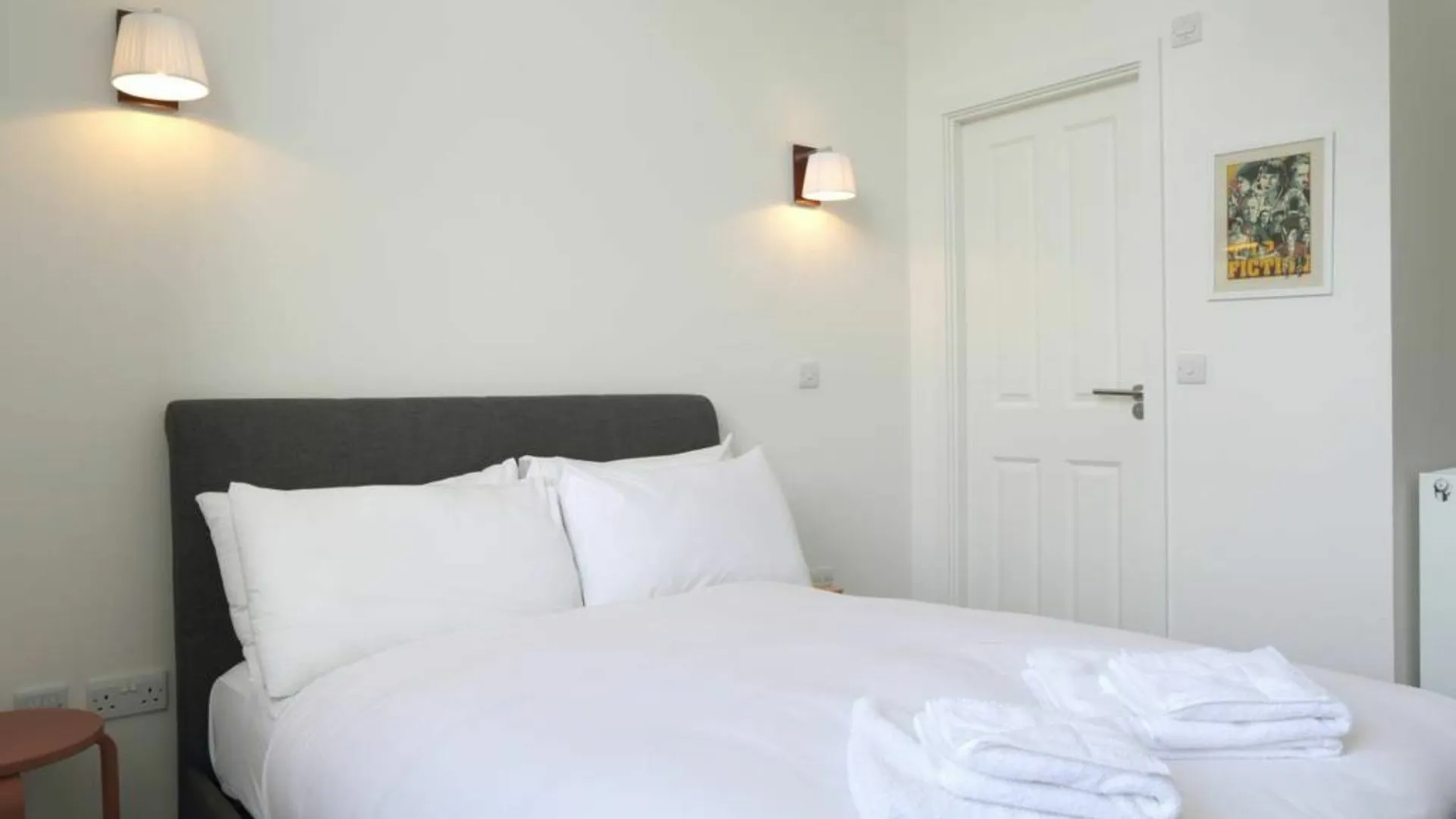 Spacious 2 Bedroom Loft In Converted School! 爱丁堡 公寓